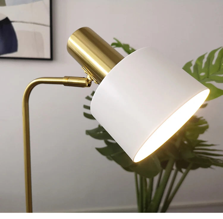 Luminária de Mesa LED Multi-ângulo com Proteção Ocular – Estilo Nórdico