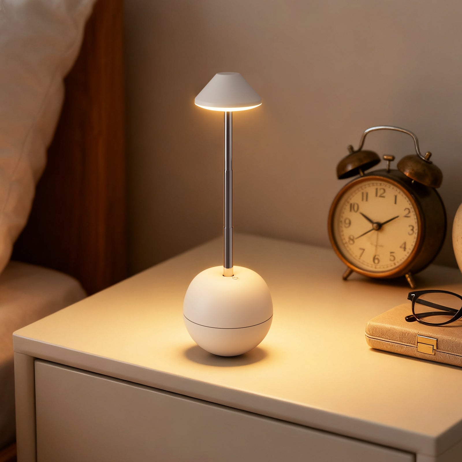 Luminária de Mesa LED Recarregável Decorativa com Controle Remoto