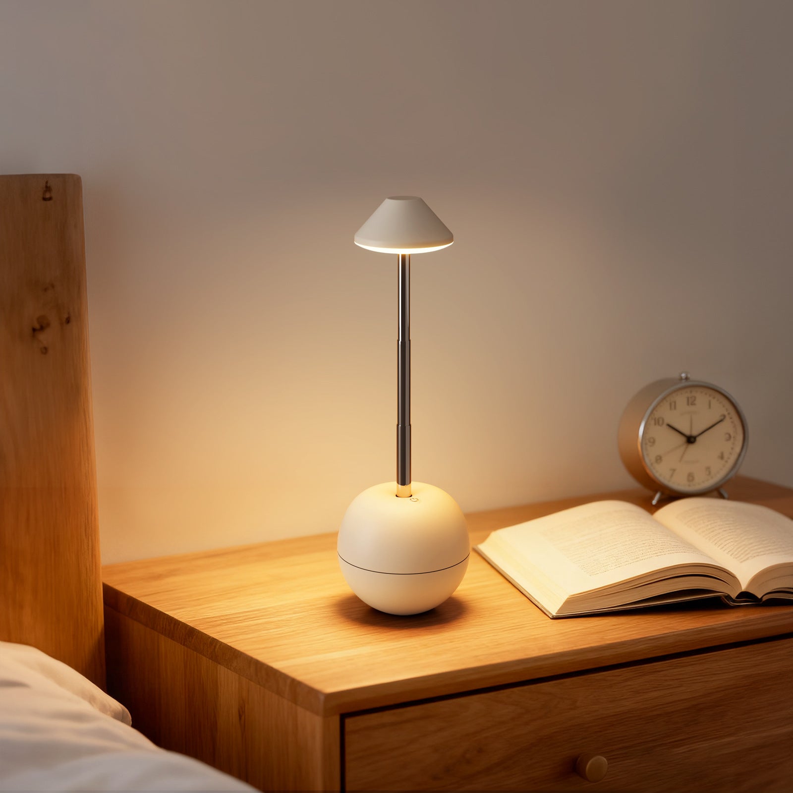 Luminária de Mesa LED Recarregável Decorativa com Controle Remoto