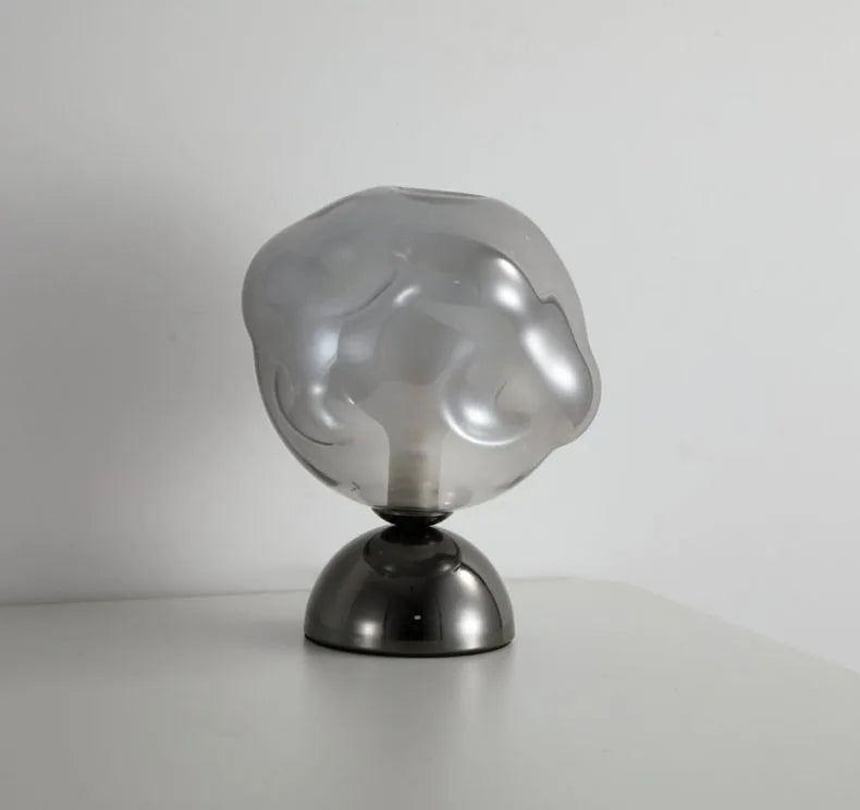Luminaria de Mesa Armiora - Vidro Texturizado e Metal Escovado - cabeceira escultural
