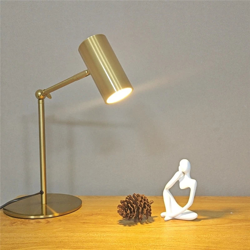 Luminária de Mesa Dourada Nórdica LED – Proteção Ocular para Escritório