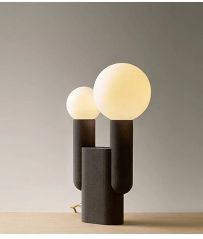 Luminária de Mesa Pós-Moderna LED Resina Dupla Esfera – Luxo Nórdico
