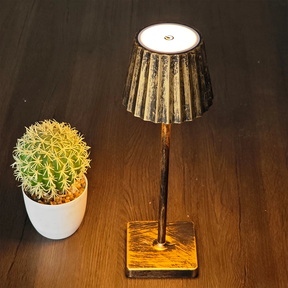 Luminaria de Mesa Avloina - Acabamento Natural - aparador escultural