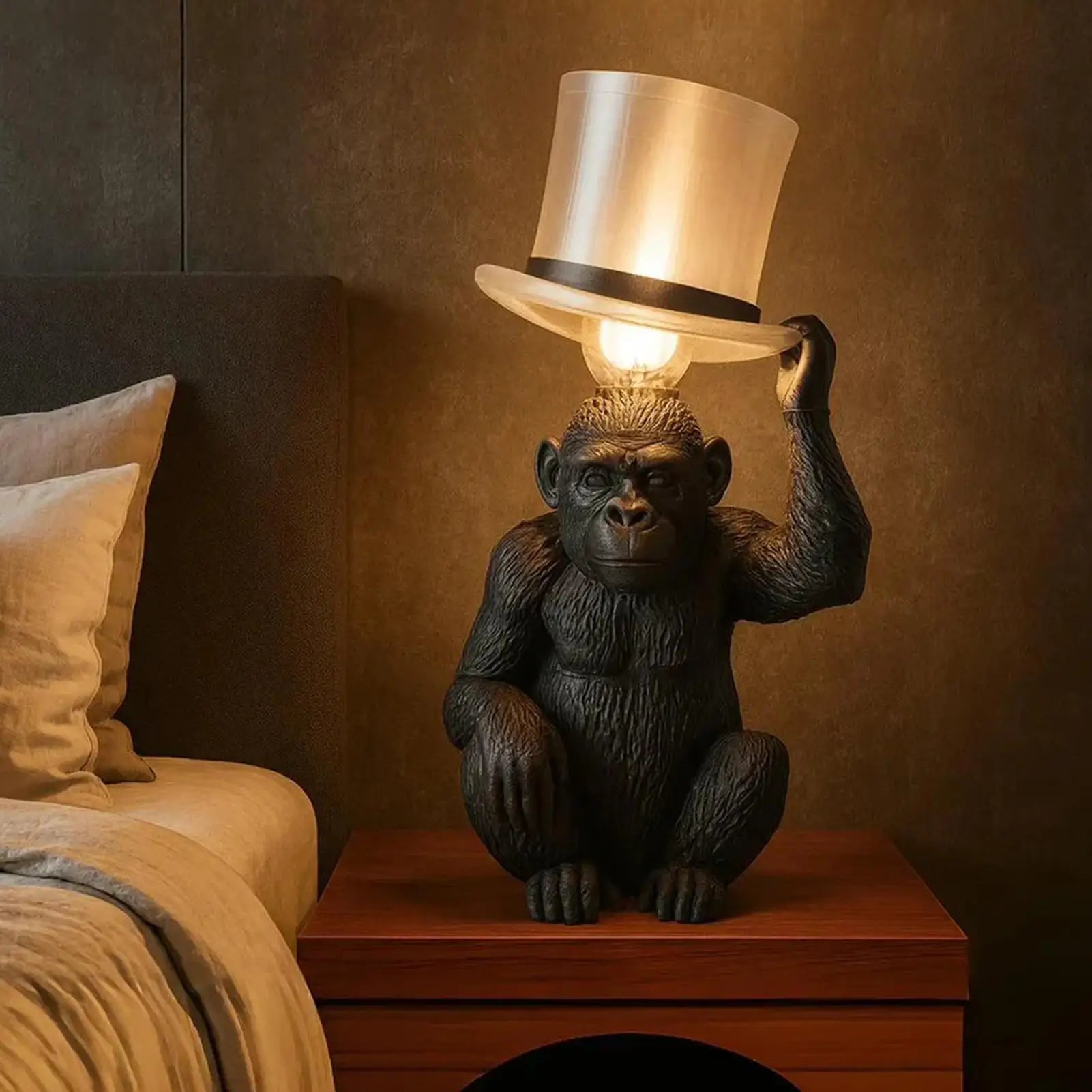 Luminária de Mesa Macaco Cartola Resina – Presente Criativo e Decoração