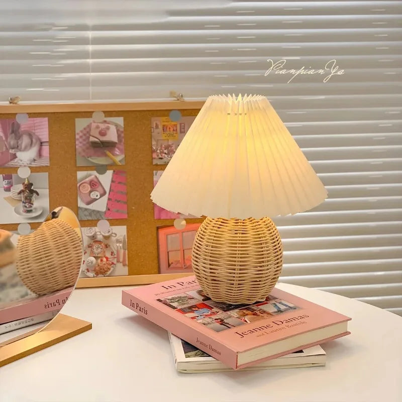 Luminária Rattan Bola Plissado USB Vintage Cabeceira Quarto