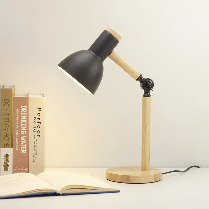 Luminária de Mesa Madeira Nórdica E27 Altura Regulável – Proteção Ocular