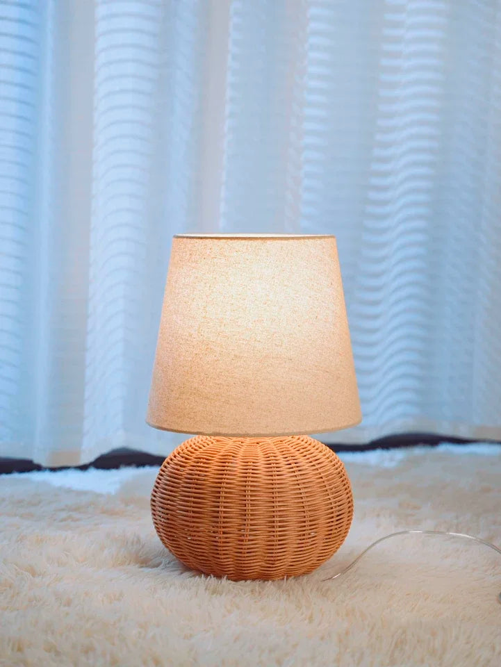 Luminaria de Mesa Avnae - Rattan e Linho - cabeceira japandi