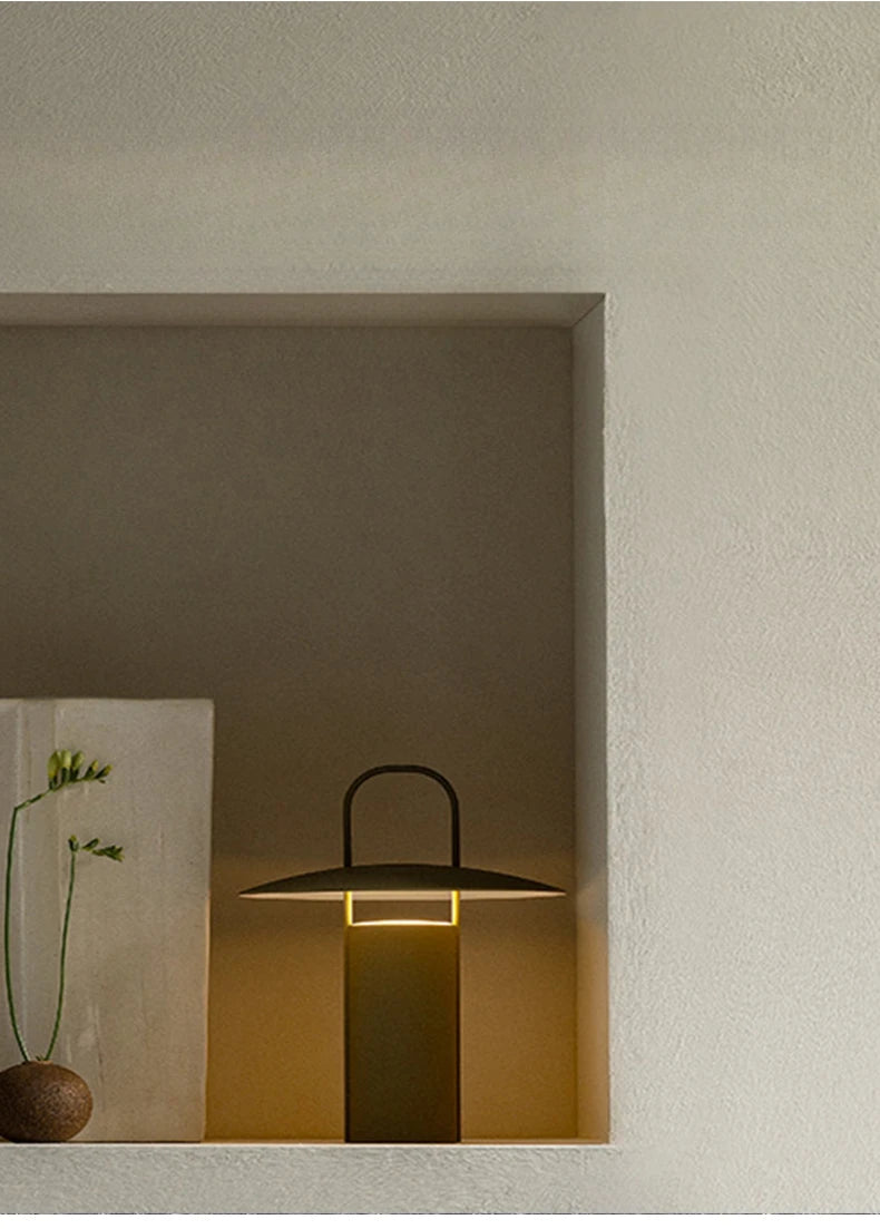 Luminaria de Mesa Ardiina - Acabamento Natural - escritorio contemporaneo