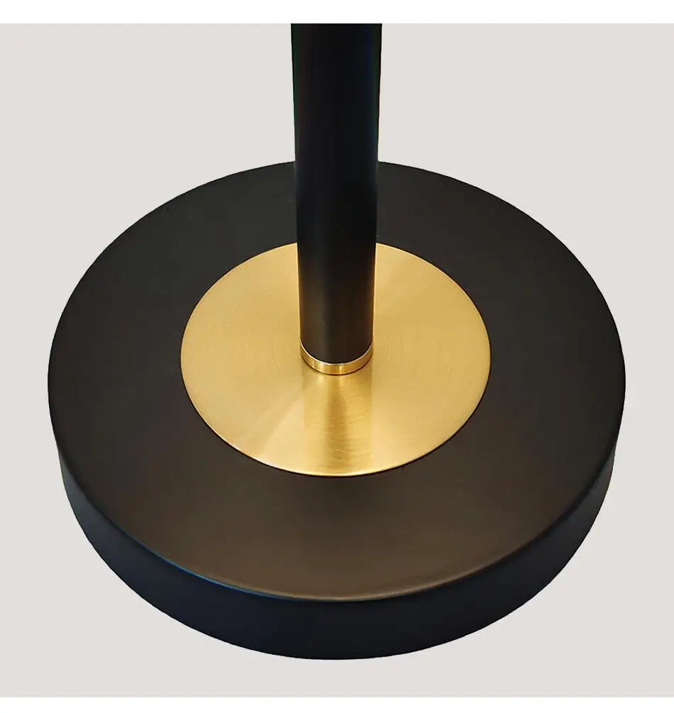 Abajur Metal Desk Lamp Light Luxo Estilo Vertical Bedside Decoration Black Table Lamp Pleated Fabric Lampshade Gold Lighting Fixture