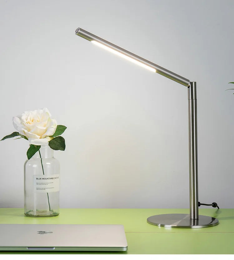 Luminaria de Mesa Arloena - Metal Escovado - home office escultural