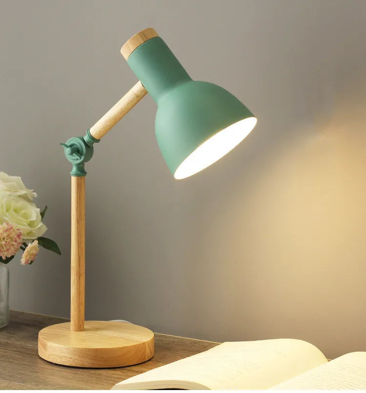 Luminária de Mesa Madeira Nórdica E27 Altura Regulável – Proteção Ocular