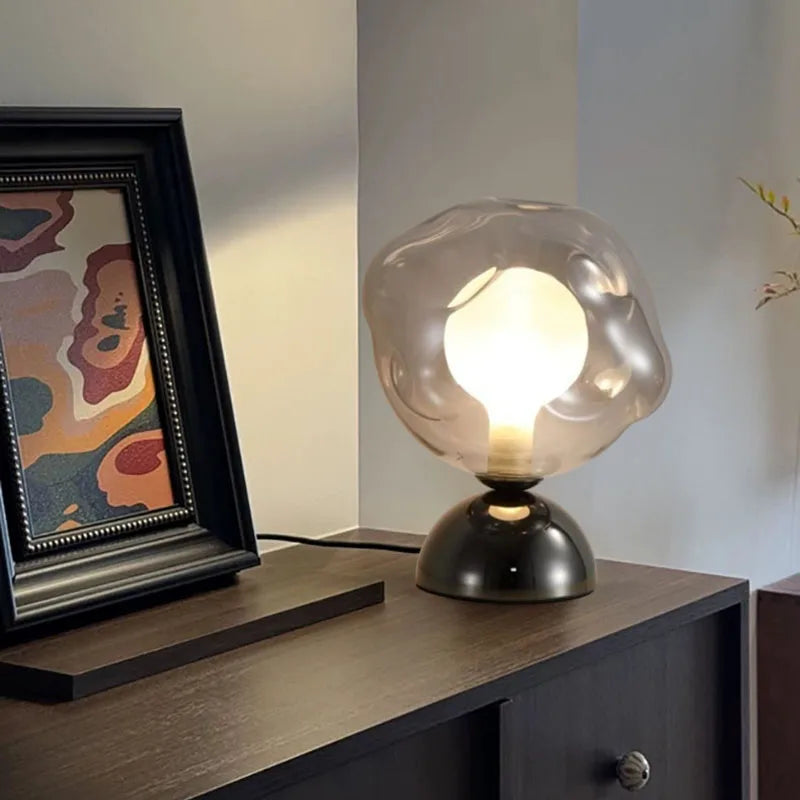 Luminaria de Mesa Armiora - Vidro Texturizado e Metal Escovado - cabeceira escultural