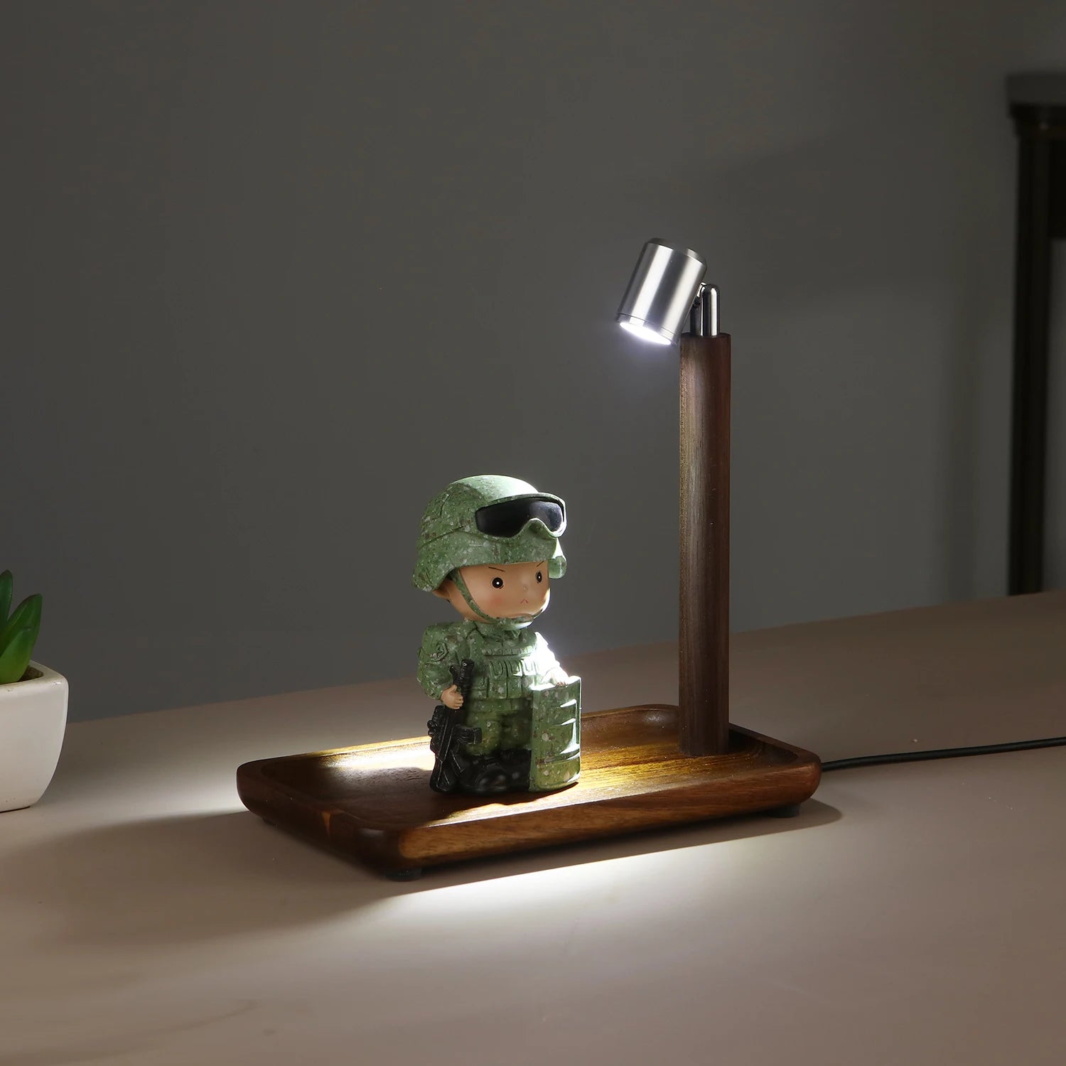 Luminária de Mesa Madeira USB Decorativa – Luz Noturna Proteção Ocular