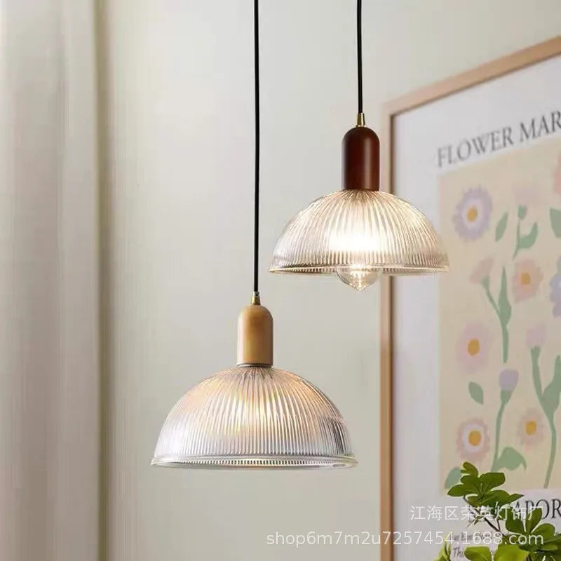 Pendente de Vidro Vintage com Madeira Nórdica