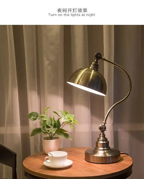 Luminária de Mesa Americana Ferro Forjado Bronze – Sala e Escritório