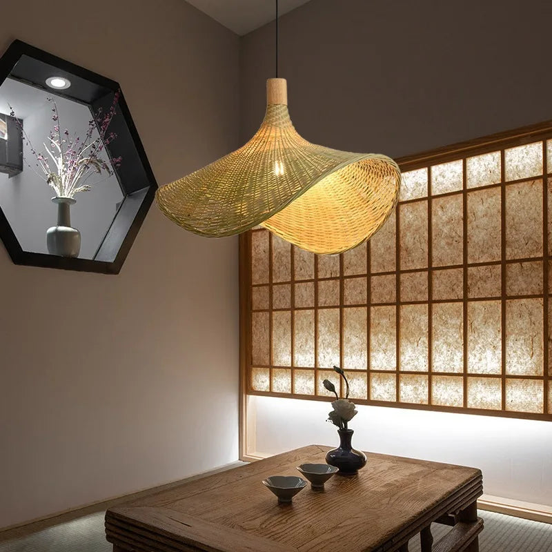 Lustre Artesanal Chapéu de Palha em Bambu e Rattan para Sala de C...