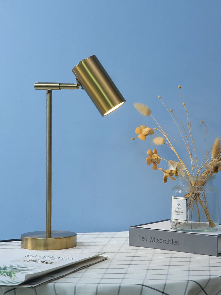 Luminária de Mesa Dourada Nórdica LED – Proteção Ocular para Escritório
