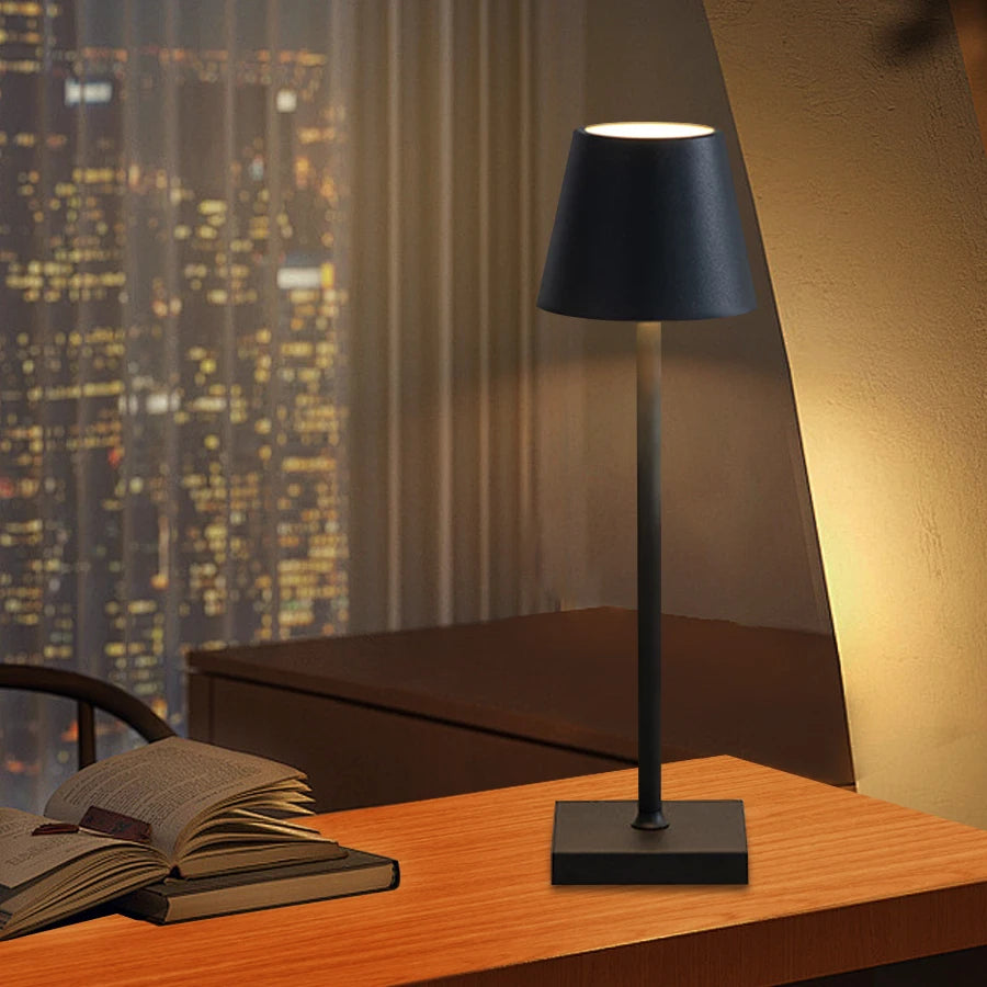 Luminaria de Mesa Avsiela - Acabamento Natural - home office contemporaneo