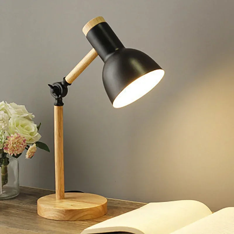 Luminária de Mesa Madeira Nórdica LED Giratória – Leitura e Decoração