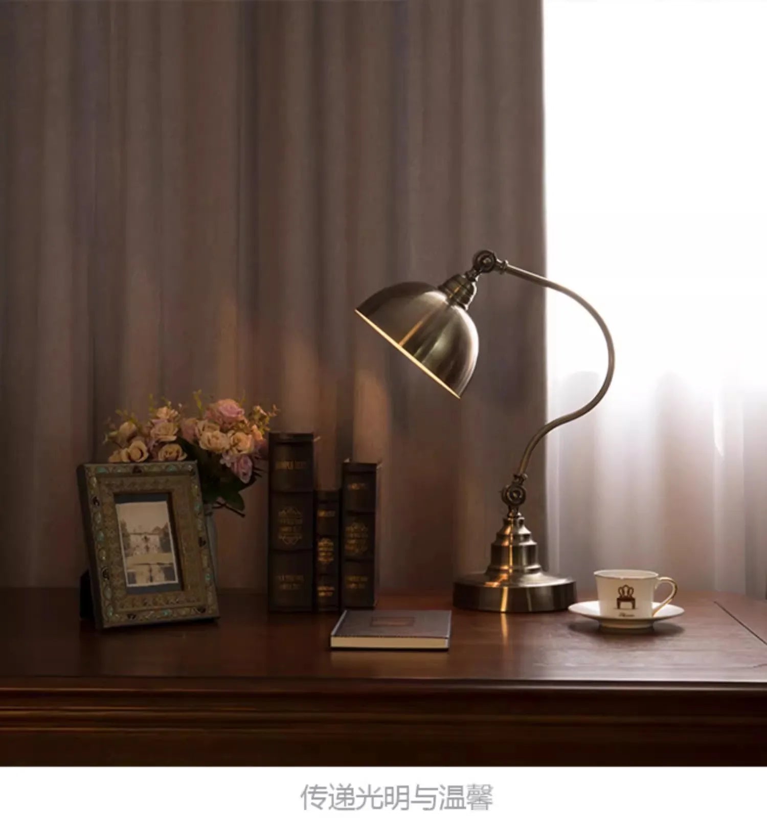 Luminária de Mesa Americana Ferro Forjado Bronze – Sala e Escritório