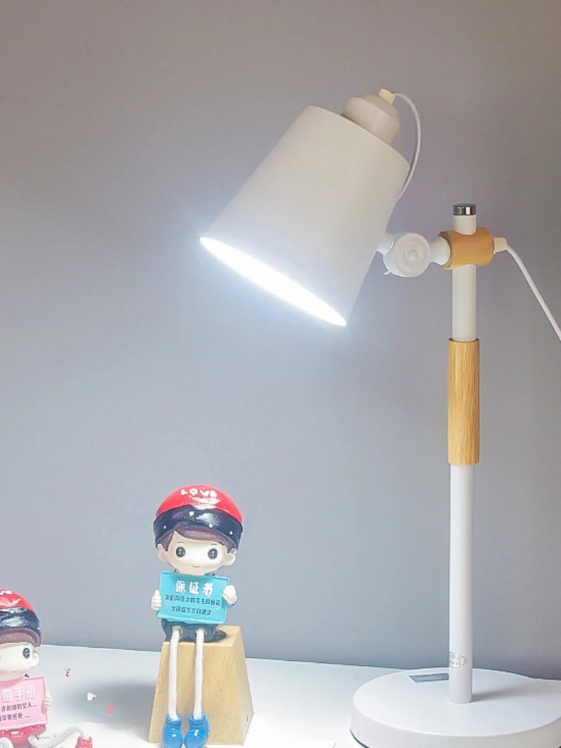 Luminária de Mesa com Abajur Regulável e Proteção Ocular – Estudo e Leitura