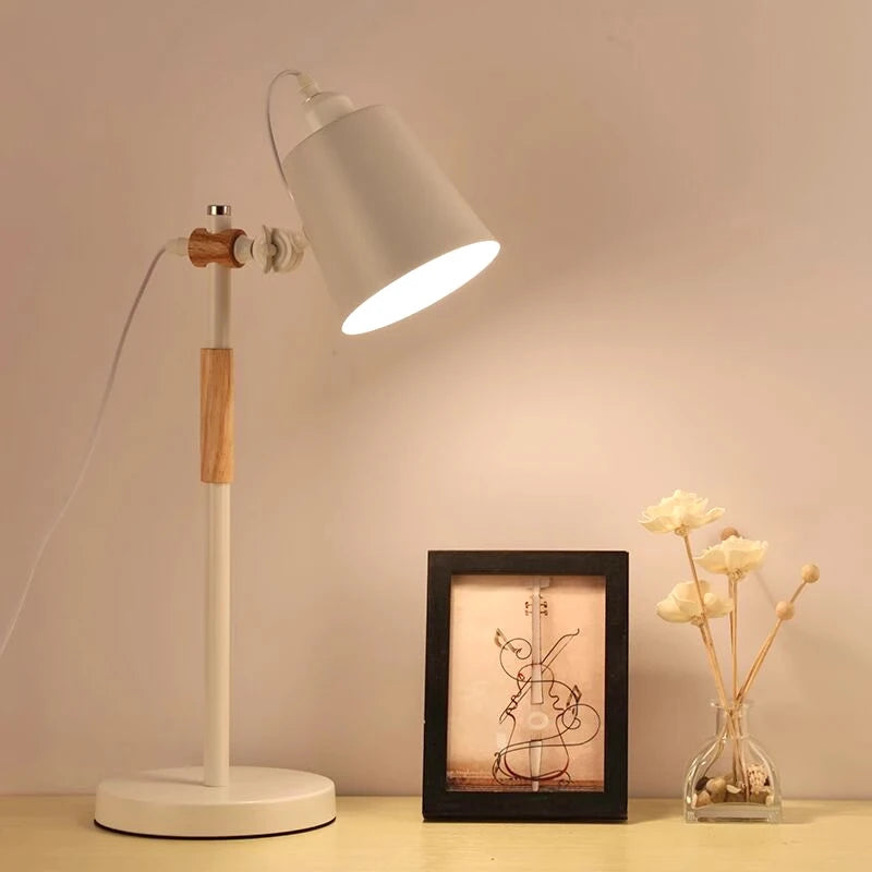 Luminária de Mesa com Abajur Regulável e Proteção Ocular – Estudo e Leitura