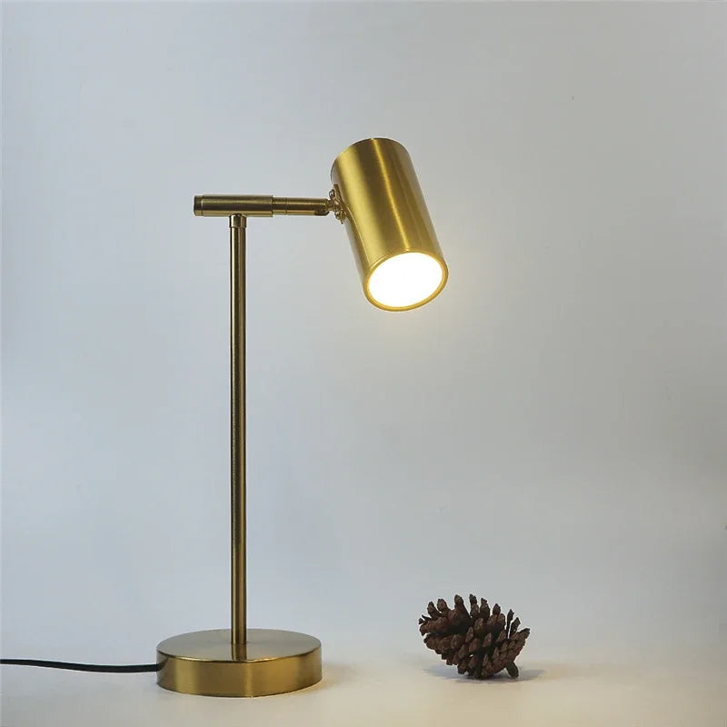 Luminária de Mesa Dourada Nórdica LED – Proteção Ocular para Escritório