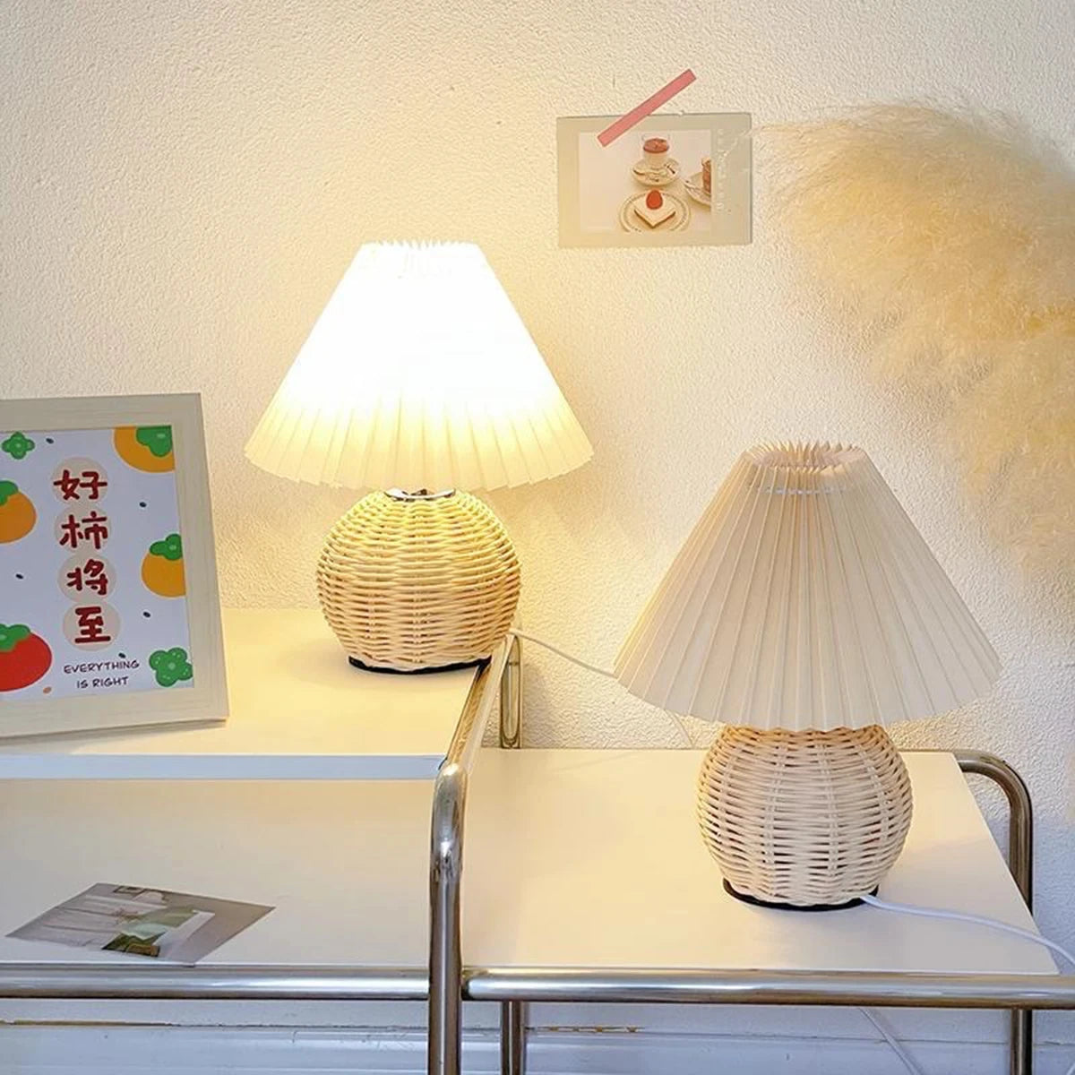 Luminária Rattan Bola Plissado USB Vintage Cabeceira Quarto