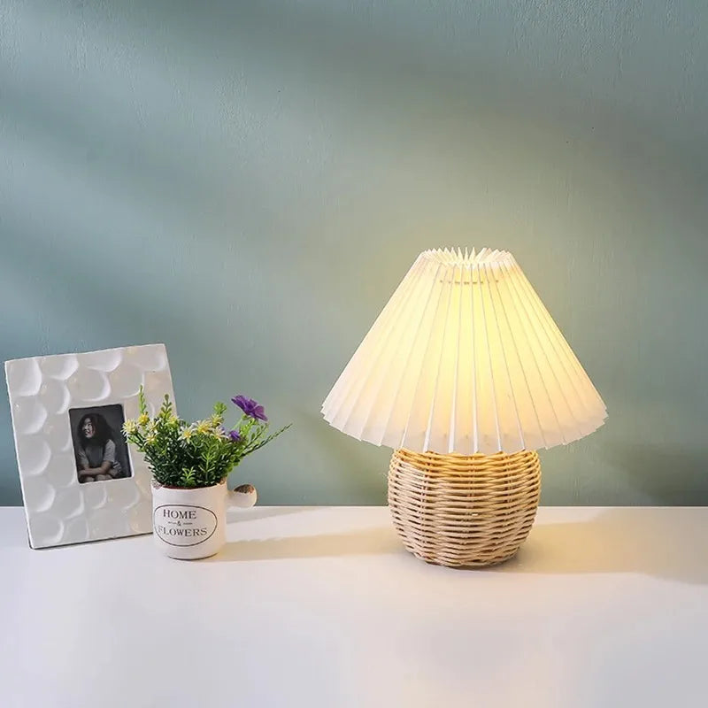 Luminária Rattan Bola Plissado USB Vintage Cabeceira Quarto