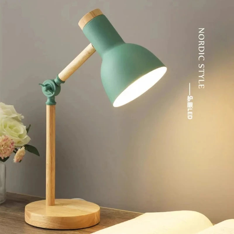 Luminária de Mesa Madeira Nórdica Criativa com LED Giratório – Cabeceira