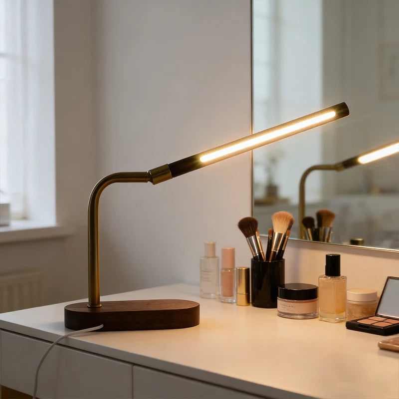 Luminária de Mesa COB Madeira USB com Ângulo Ajustável – Minimalista