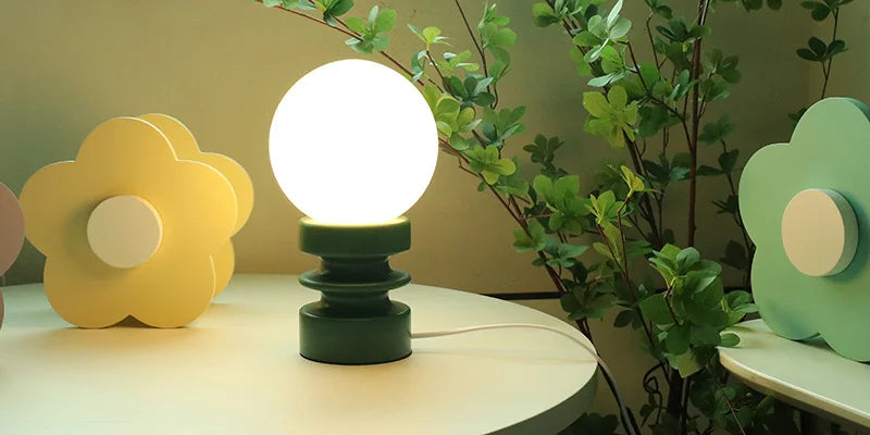 Luminária de Mesa Madeira e Vidro Retrô – Atmosfera Aconchegante para Quarto