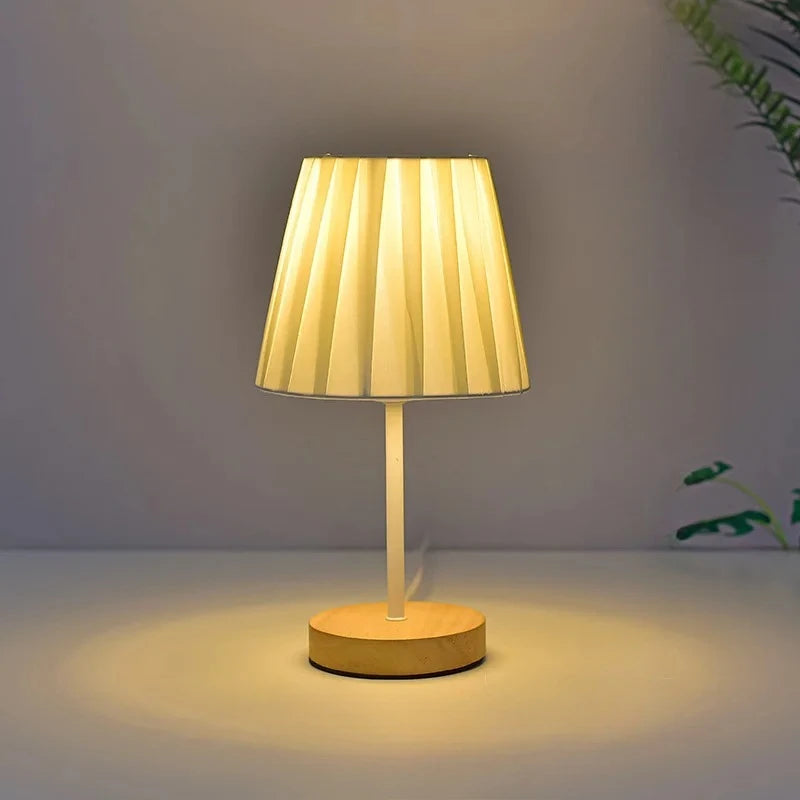 Luminaria de Mesa Avdie - Madeira Nogueira e Linho - cabeceira organico moderno