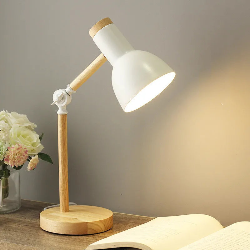 Luminária de Mesa Madeira Nórdica E27 Altura Regulável – Proteção Ocular