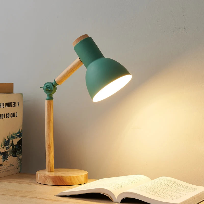 Luminária de Mesa Madeira Nórdica Criativa com LED Giratório – Cabeceira