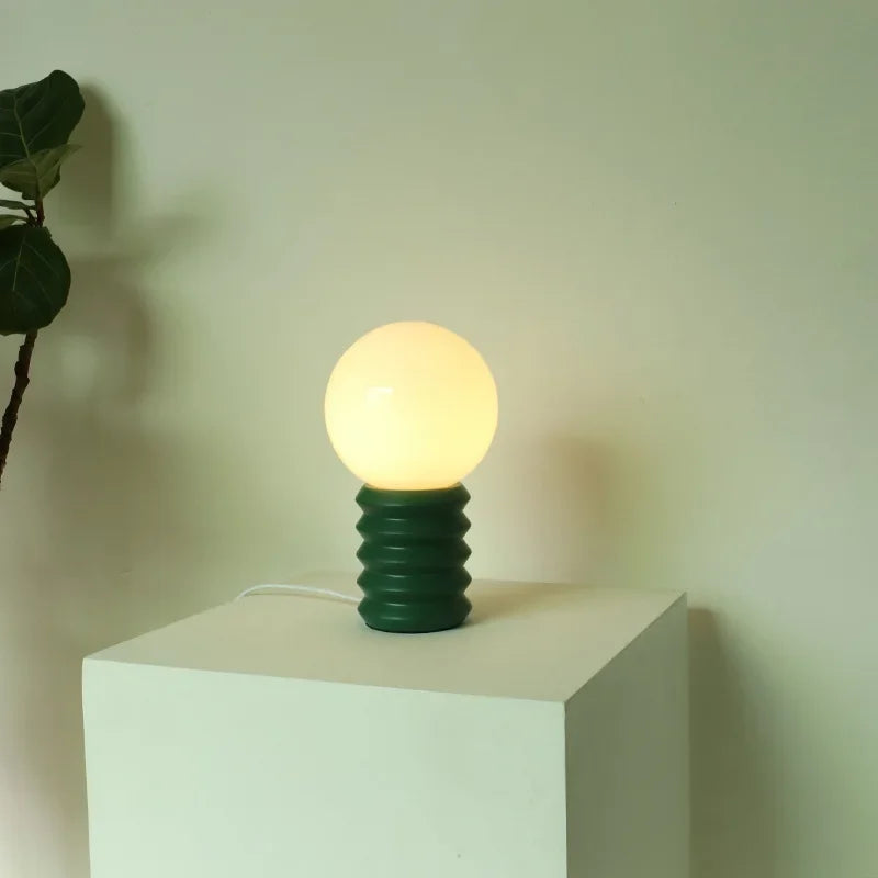 Luminária de Mesa Madeira e Vidro Retrô – Atmosfera Aconchegante para Quarto