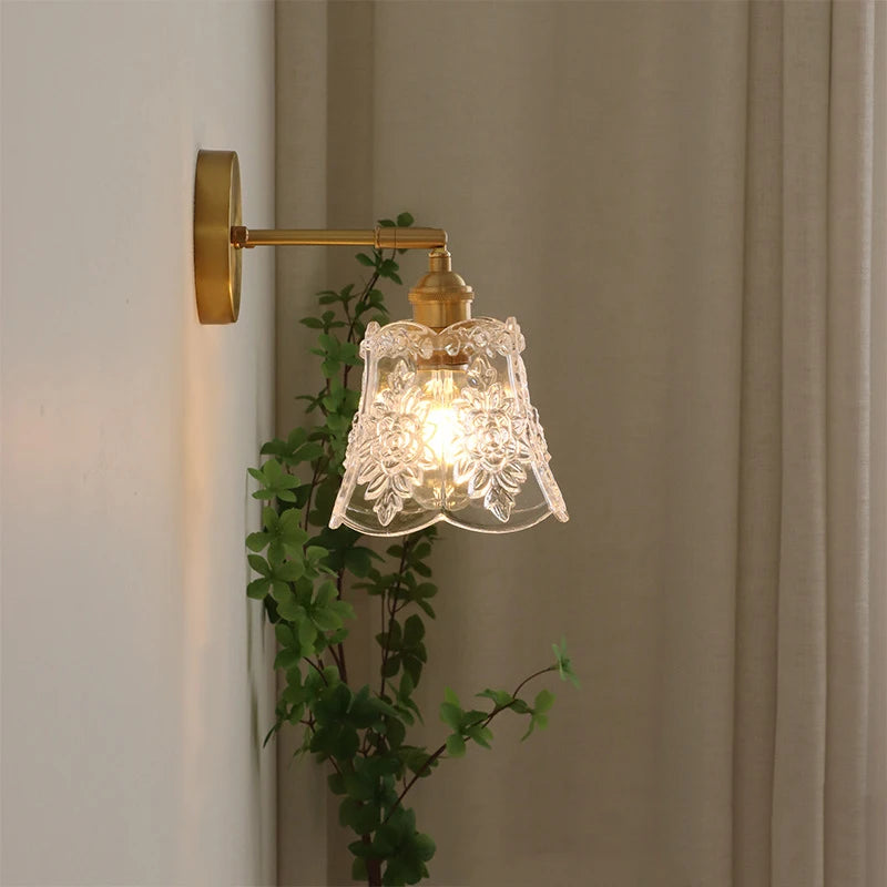 Arandela Elleora - Vidro Texturizado e Cobre - quarto organico moderno