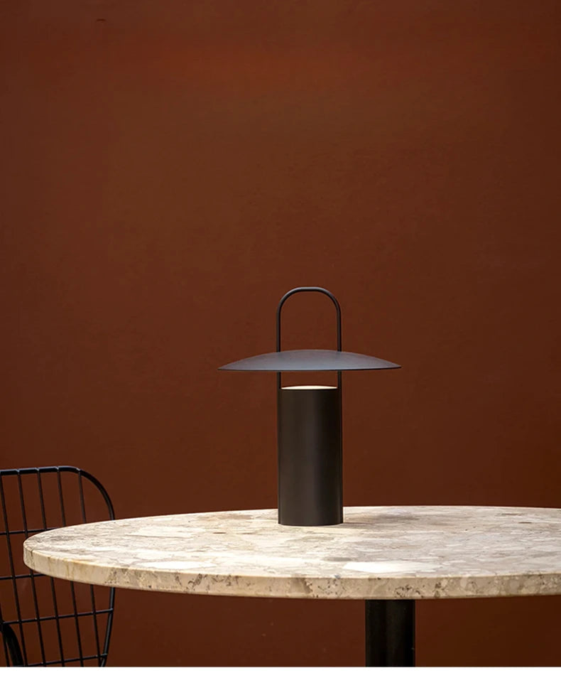 Luminaria de Mesa Ardiina - Acabamento Natural - escritorio contemporaneo