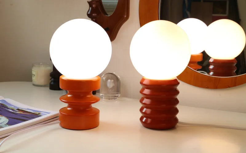 Luminária de Mesa Madeira e Vidro Retrô – Atmosfera Aconchegante para Quarto