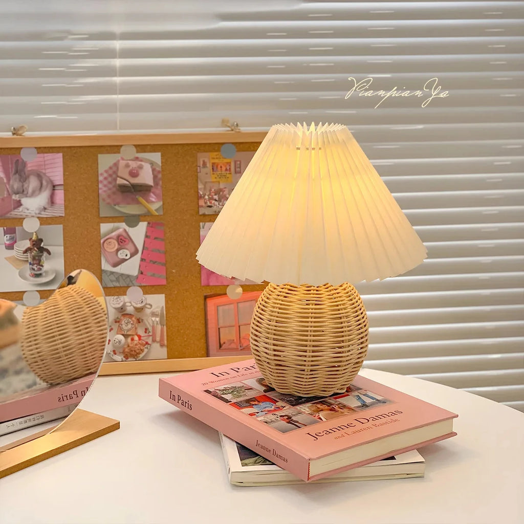 Luminária Rattan Bola Plissado USB Vintage Cabeceira Quarto