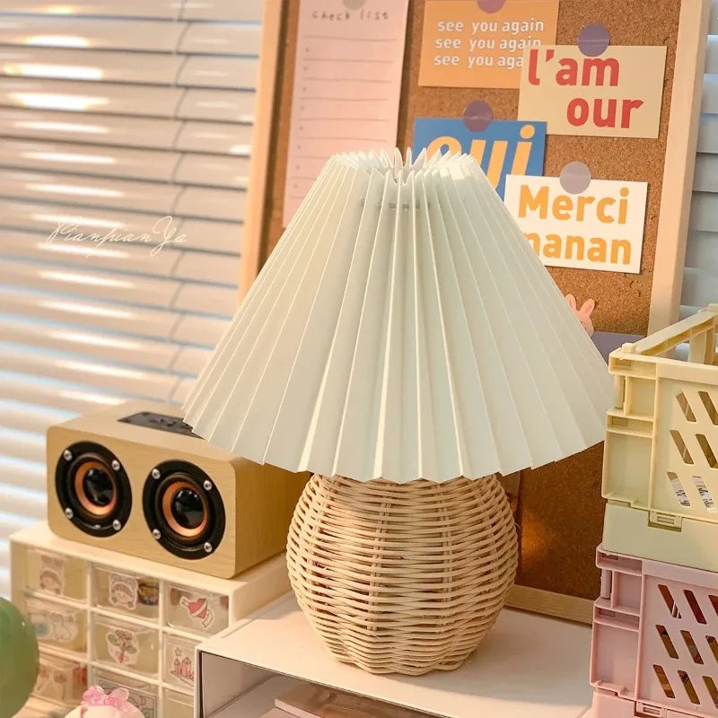 Luminária Rattan Bola Plissado USB Vintage Cabeceira Quarto