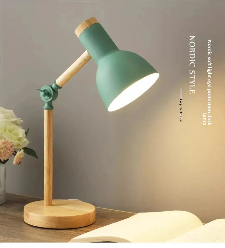 Luminária de Mesa Madeira Nórdica Criativa com LED Giratório – Cabeceira