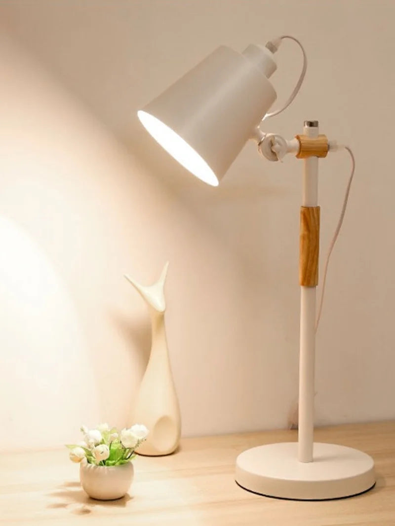 Luminária de Mesa com Abajur Regulável e Proteção Ocular – Estudo e Leitura