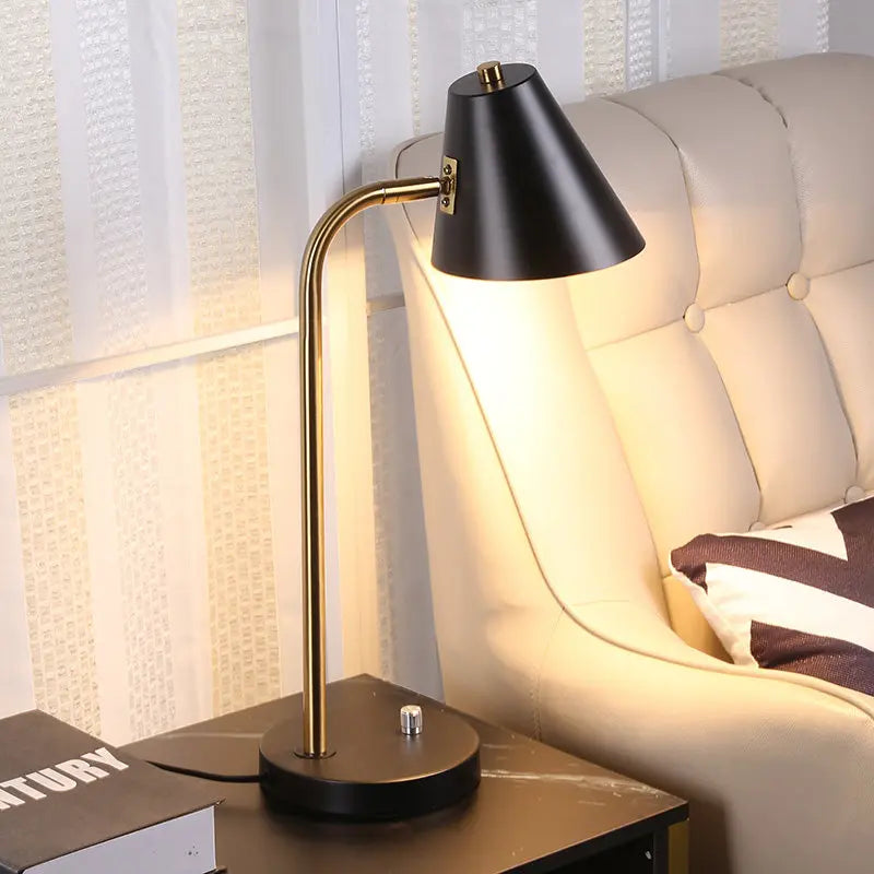 Luminária de Mesa LED Nórdica Proteção Ocular – Cabeceira e Estudo