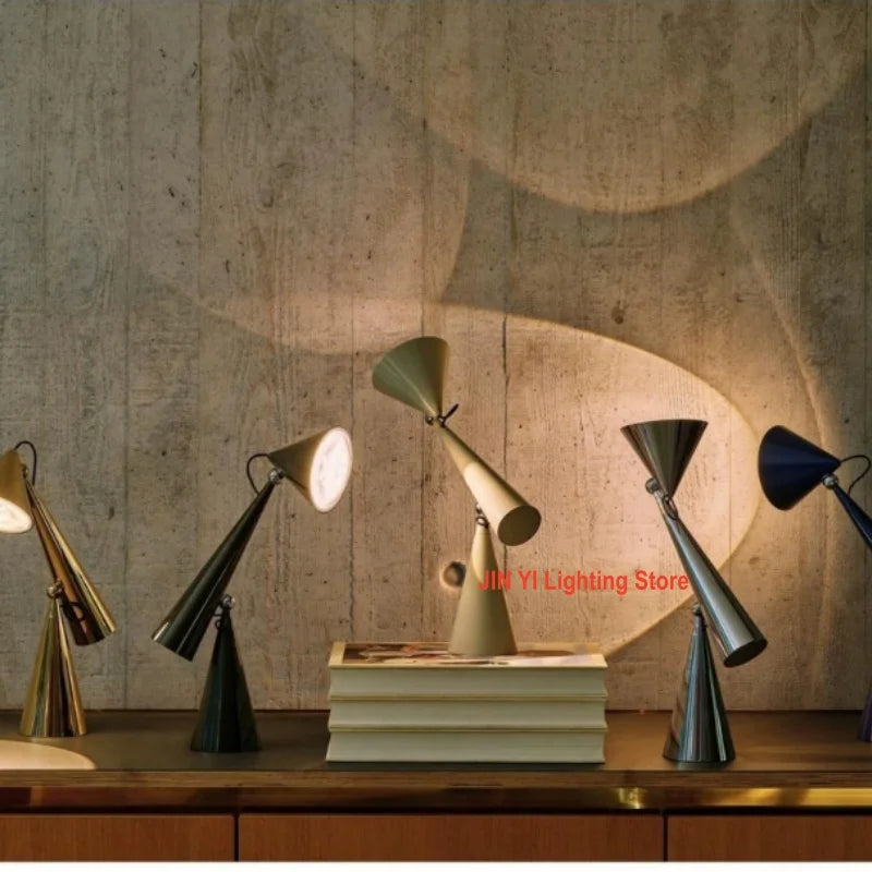 Luminária de Chão Cônica Portátil USB Nórdica – Arte para Sala e Quarto