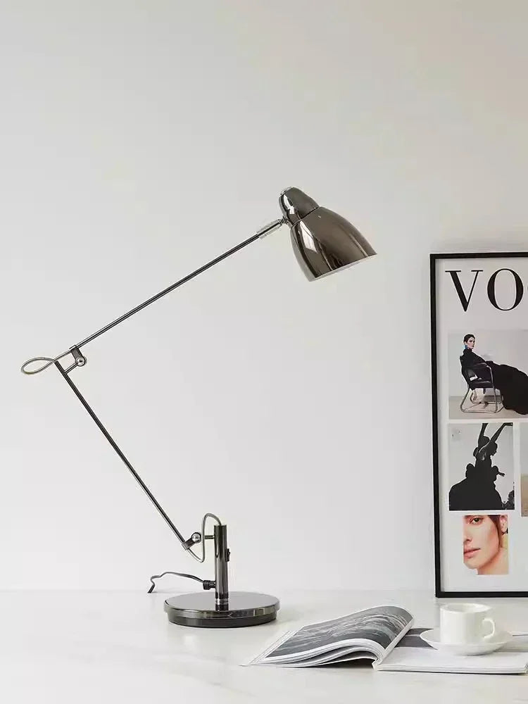 Luminária de Mesa Braço Articulado Alumínio Flexível com Lâmpada E27 LED