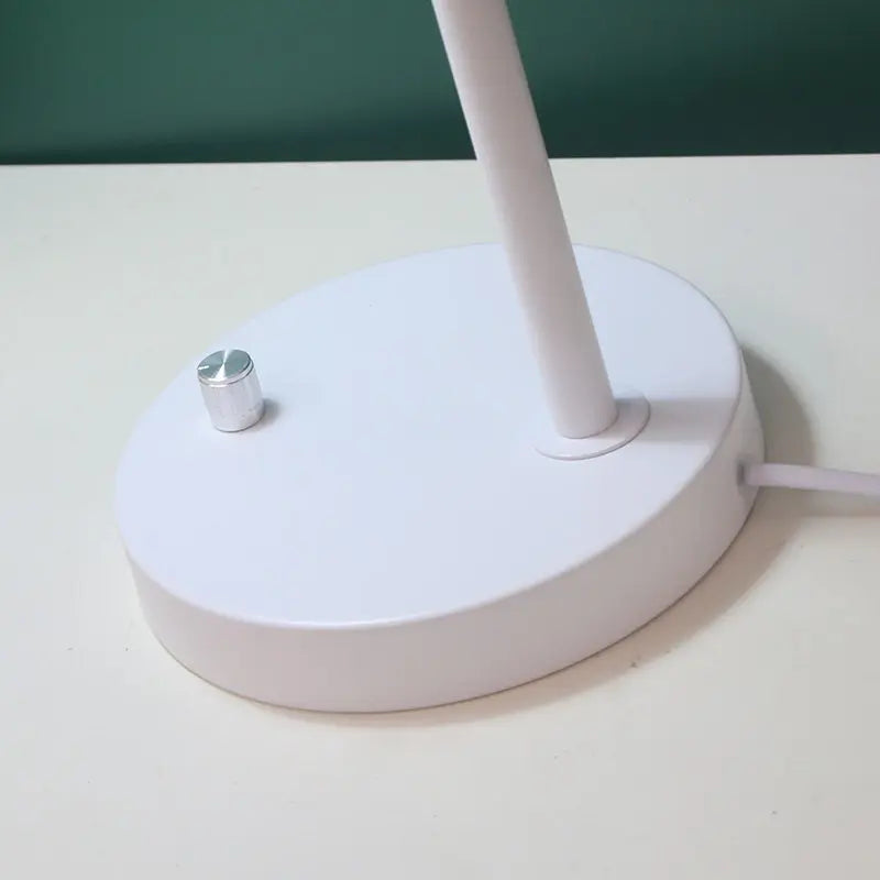 Luminária de Mesa LED Nórdica Proteção Ocular – Cabeceira e Estudo
