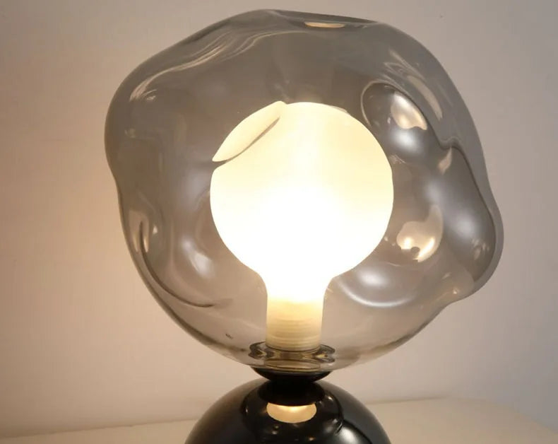 Luminaria de Mesa Armiora - Vidro Texturizado e Metal Escovado - cabeceira escultural