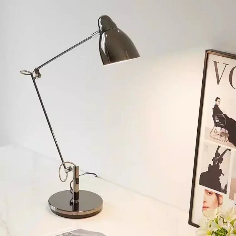 Luminária de Mesa Braço Articulado Alumínio Flexível com Lâmpada E27 LED