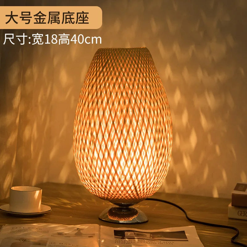 Luminaria de Mesa Avnaina - Madeira Nogueira e Rattan - aparador boho natural